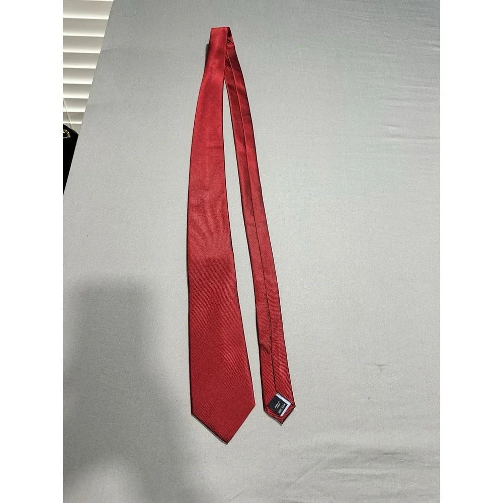 Tommy Hilfiger Red Silk Slim Neck Tie